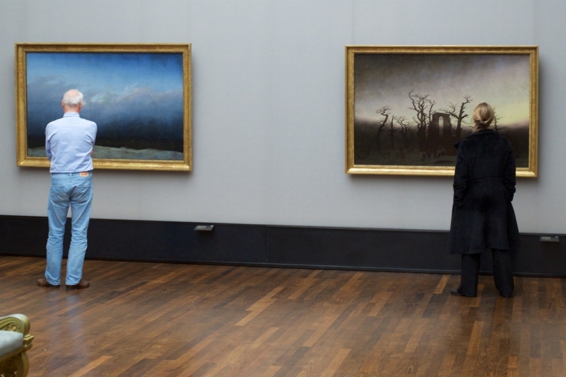 La vida repite el arte: un austriaco toma fotos de los visitantes del museo que "coincidieron" con las pinturas La vida repite el arte: un austriaco toma fotos de los visitantes del museo que "coincidieron" con las pinturas