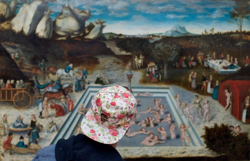La vida repite el arte: un austriaco toma fotos de los visitantes del museo que "coincidieron" con las pinturas La vida repite el arte: un austriaco toma fotos de los visitantes del museo que "coincidieron" con las pinturas