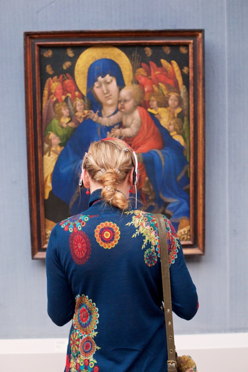 La vida repite el arte: un austriaco toma fotos de los visitantes del museo que "coincidieron" con las pinturas La vida repite el arte: un austriaco toma fotos de los visitantes del museo que "coincidieron" con las pinturas