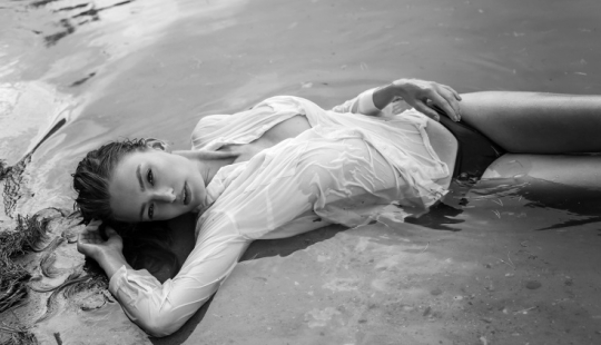 Laconic erotica from Czech photographer Radim Korinek Laconic erotica from Czech photographer Radim Korinek