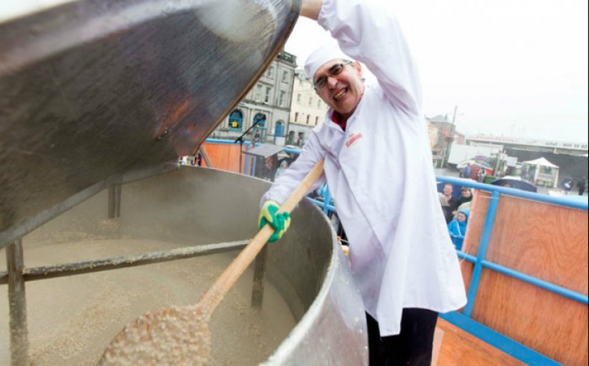 Las 10 porciones de comida más grandes jamás cocinadas en el mundo