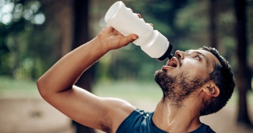 Las botellas de plástico reutilizables resultaron ser peligrosas para los seres humanos
