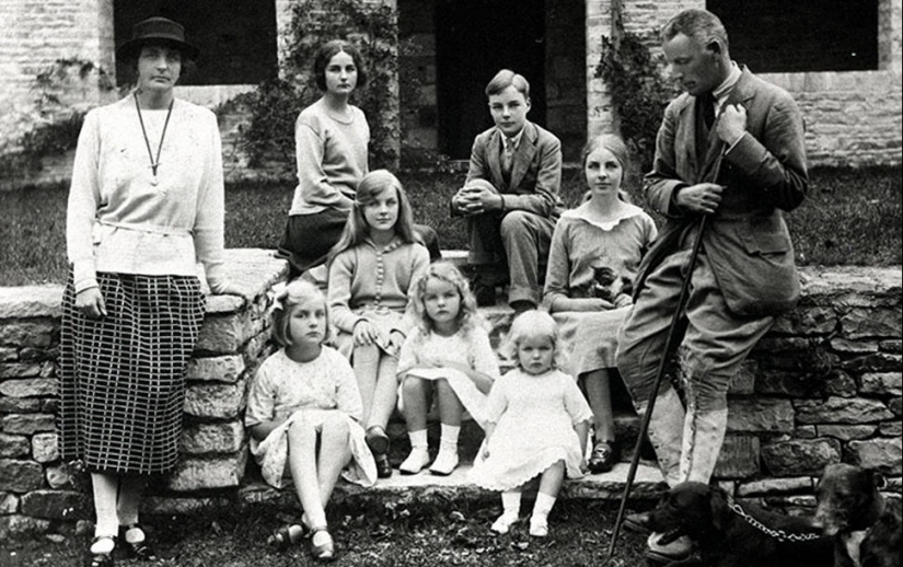 Las seis hermanas Mitford, o los destinos entretejidos en la trama del siglo Las seis hermanas Mitford, o los destinos entretejidos en la trama del siglo