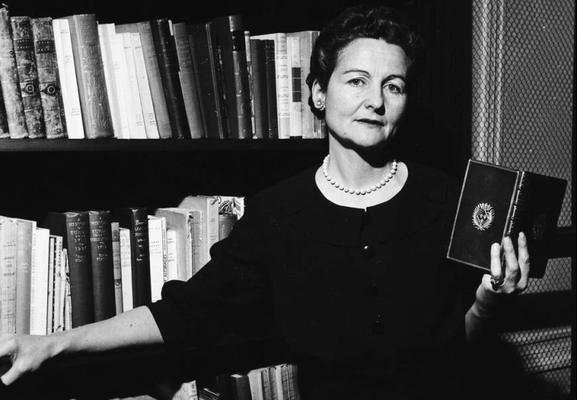 Las seis hermanas Mitford, o los destinos entretejidos en la trama del siglo Las seis hermanas Mitford, o los destinos entretejidos en la trama del siglo