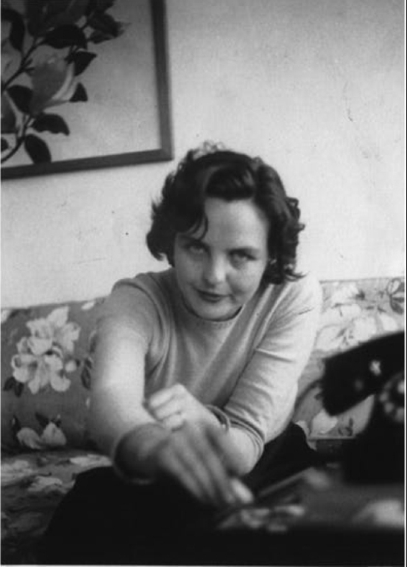 Las seis hermanas Mitford, o los destinos entretejidos en la trama del siglo Las seis hermanas Mitford, o los destinos entretejidos en la trama del siglo
