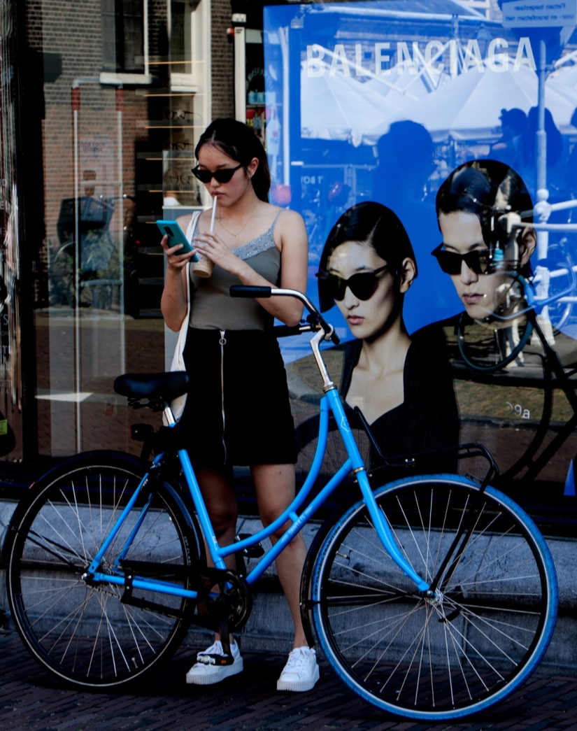 Life-Best Director: Funny Coincidences in Jesse Lindenberg's Street Shots