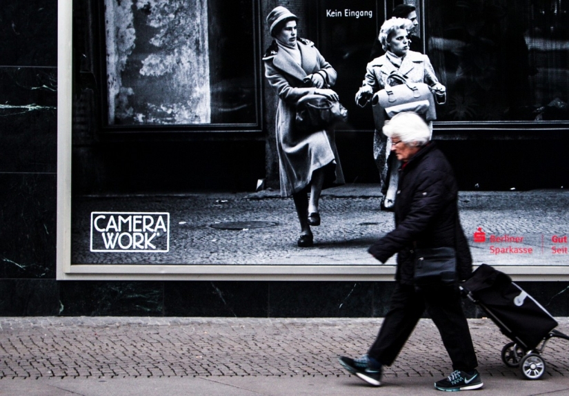Life-Best Director: Funny Coincidences in Jesse Lindenberg's Street Shots