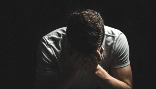 Life in the dark: the mad bet of poker players Life in the dark: the mad bet of poker players