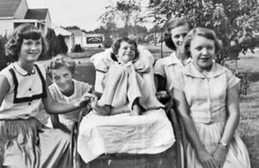 Life in the "tank": a woman has spent almost 60 years in the lung
