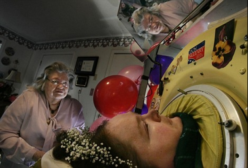 Life in the "tank": a woman has spent almost 60 years in the lung