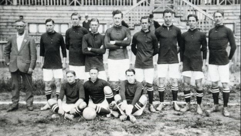 Lightning Fred Sexli — the first legend of British football