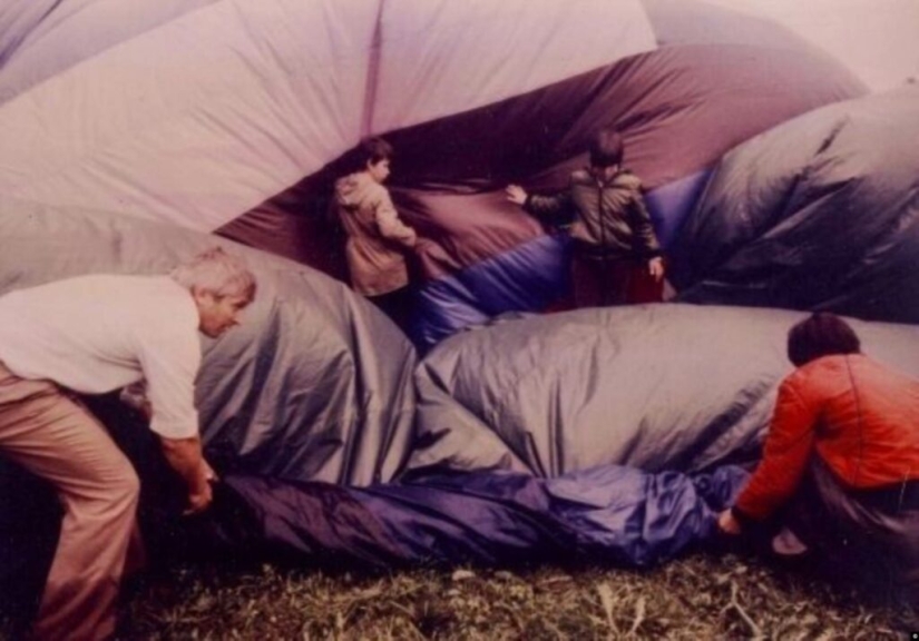 Like a champion, Robert Gutyra fled with his family behind the Iron Curtain in a hot air balloon Like a champion, Robert Gutyra fled with his family behind the Iron Curtain in a hot air balloon