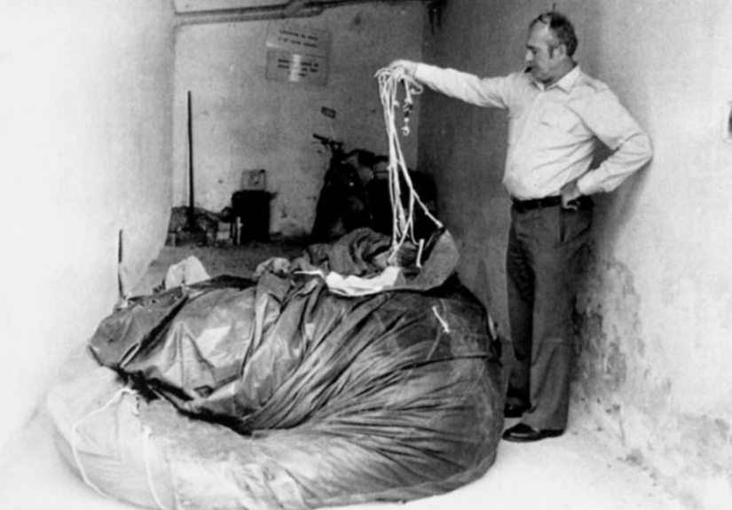 Like a champion, Robert Gutyra fled with his family behind the Iron Curtain in a hot air balloon Like a champion, Robert Gutyra fled with his family behind the Iron Curtain in a hot air balloon