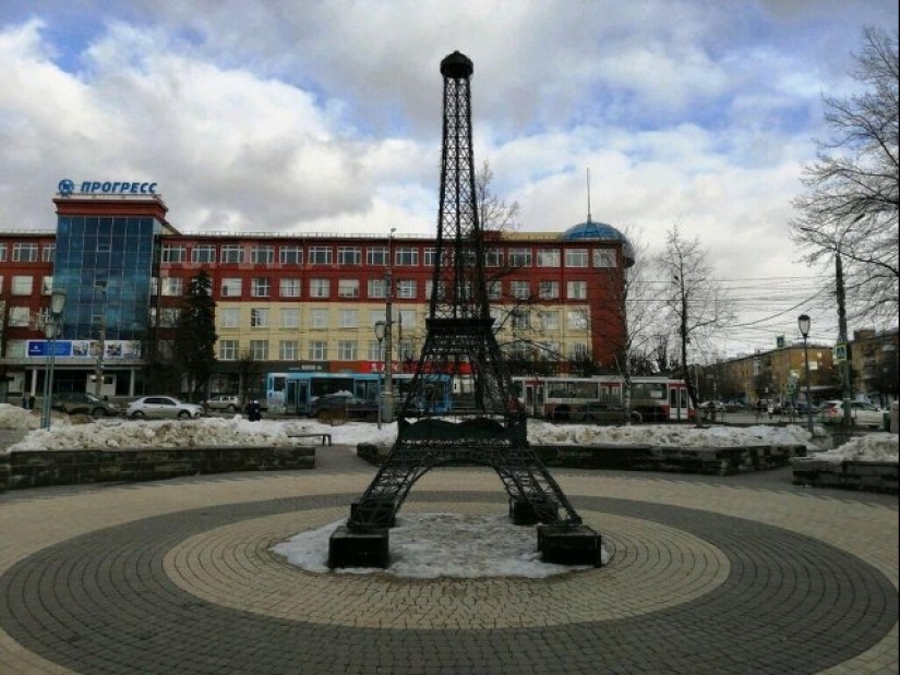Like plywood over Paris: 15 Eiffel Towers from the expanses of Mother Russia