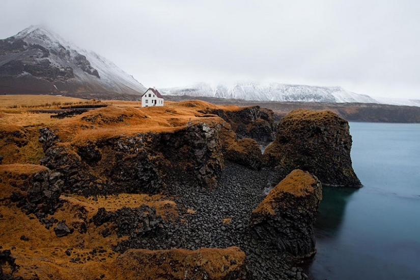 Little lonely houses for single people