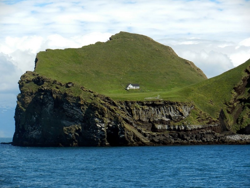 Little lonely houses for single people