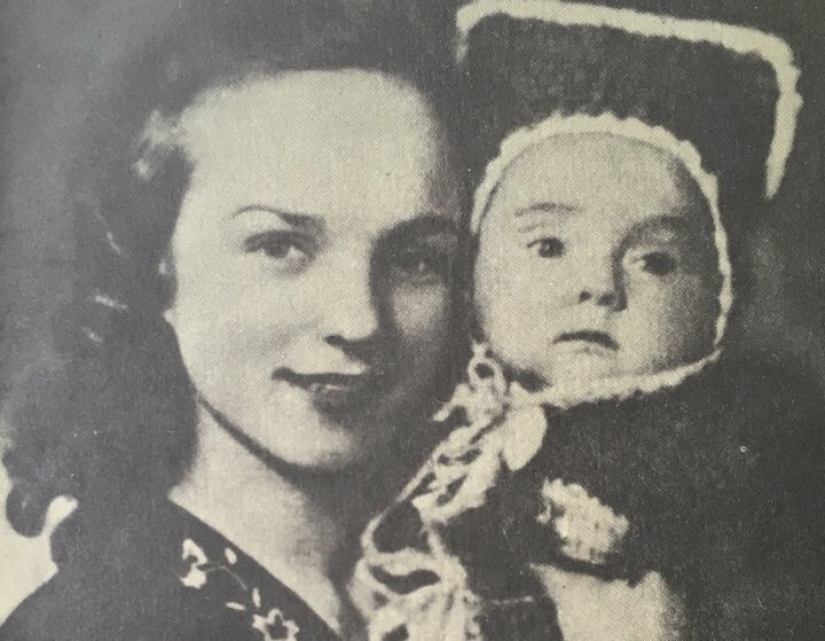 "Lo principal es no morir en ropa interior masculina": cómo las mujeres sobrevivieron y hicieron frente a la vida cotidiana durante la guerra "Lo principal es no morir en ropa interior masculina": cómo las mujeres sobrevivieron y hicieron frente a la vida cotidiana durante la guerra