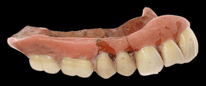 Los dientes postizos Soviética insignias y armas de fuego: los 700 que se encuentra en la parte inferior de los canales de Amsterdam