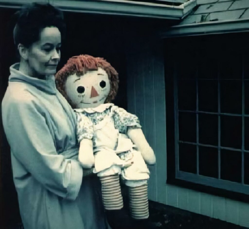 Los espeluznantes asuntos de los Warren: desde la muñeca Annabelle hasta la bruja Betsabé