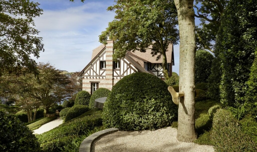 Los jardines de Etretat son un lugar increíble y loco, imbuido del espíritu de la creatividad Los jardines de Etretat son un lugar increíble y loco, imbuido del espíritu de la creatividad
