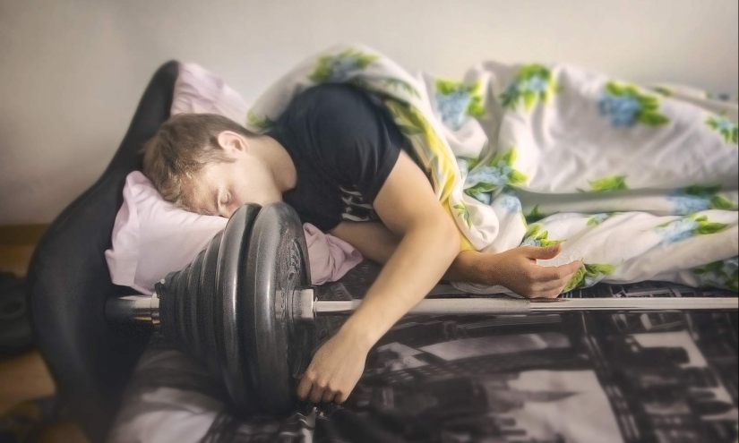 Los médicos dicen que está acostado en la cama es más eficaz para la pérdida de peso, ¿qué hacer en el gimnasio