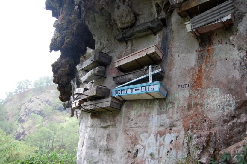 Los Misteriosos Ataúdes Colgantes de Sagada