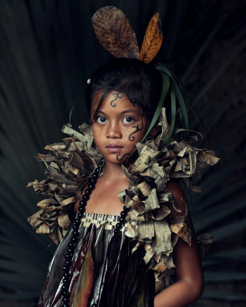 Los pueblos indígenas: 20 retratos, de la que es imposible apartar la mirada