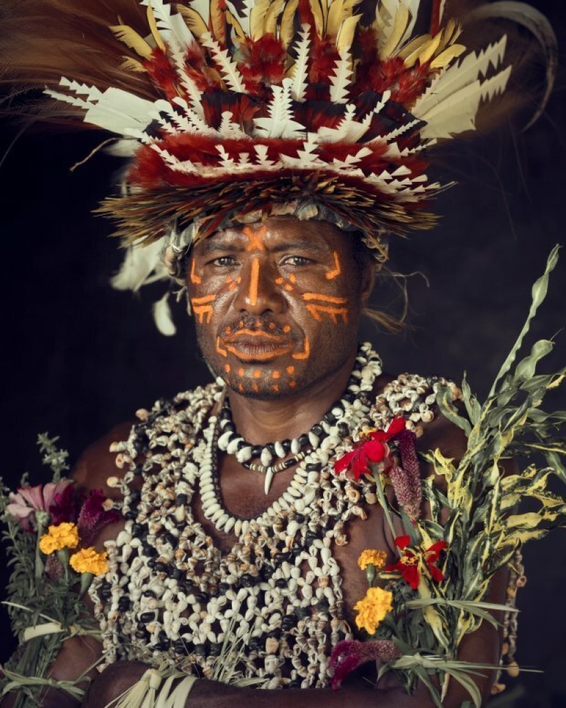 Los pueblos indígenas: 20 retratos, de la que es imposible apartar la mirada