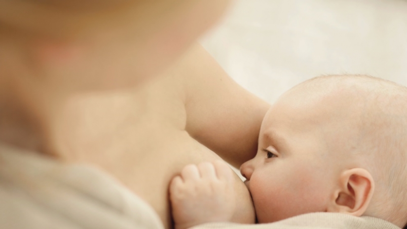 Los puntos más controvertidos del famoso libro de Benjamin Spock "El cuidado del bebé y del niño"