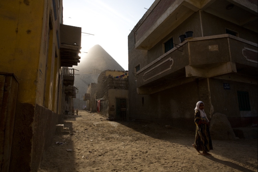 Los turistas no tienen lugar aquí: atracciones mundiales tomadas desde un ángulo extremadamente desfavorable Los turistas no tienen lugar aquí: atracciones mundiales tomadas desde un ángulo extremadamente desfavorable