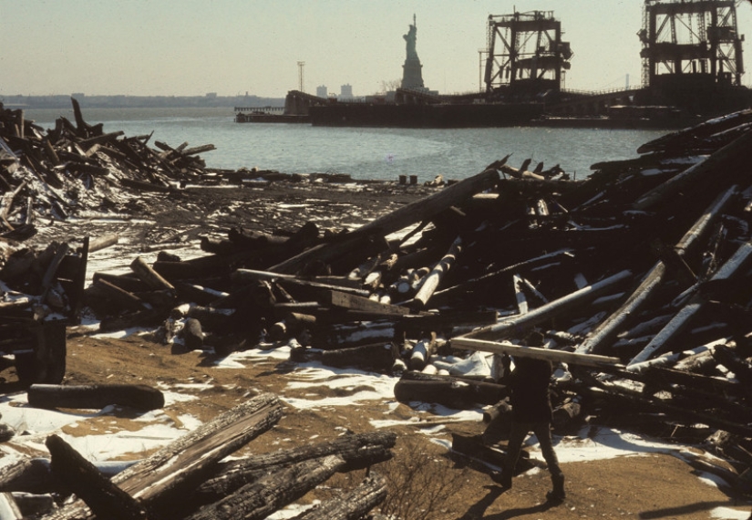 Los turistas no tienen lugar aquí: atracciones mundiales tomadas desde un ángulo extremadamente desfavorable Los turistas no tienen lugar aquí: atracciones mundiales tomadas desde un ángulo extremadamente desfavorable