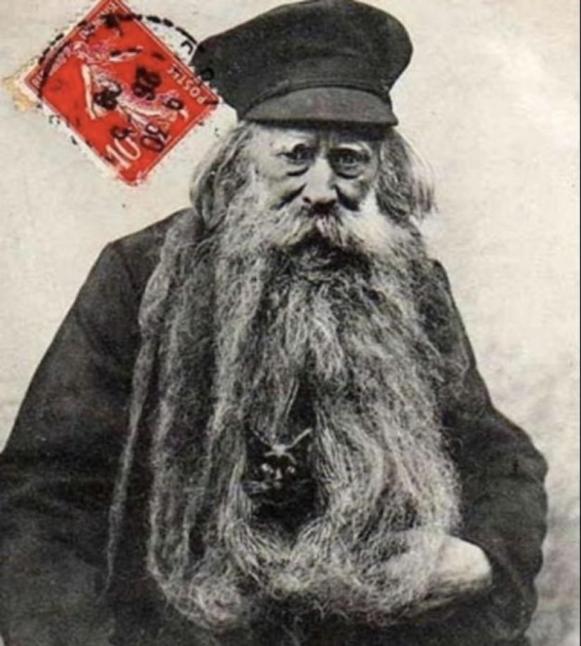 Louis Pendant — Frenchy mahabaratha, in which lived a cat