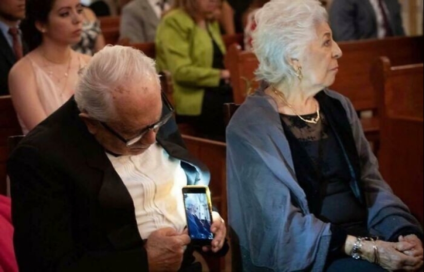 Love exists and here are 40 good photos that prove it