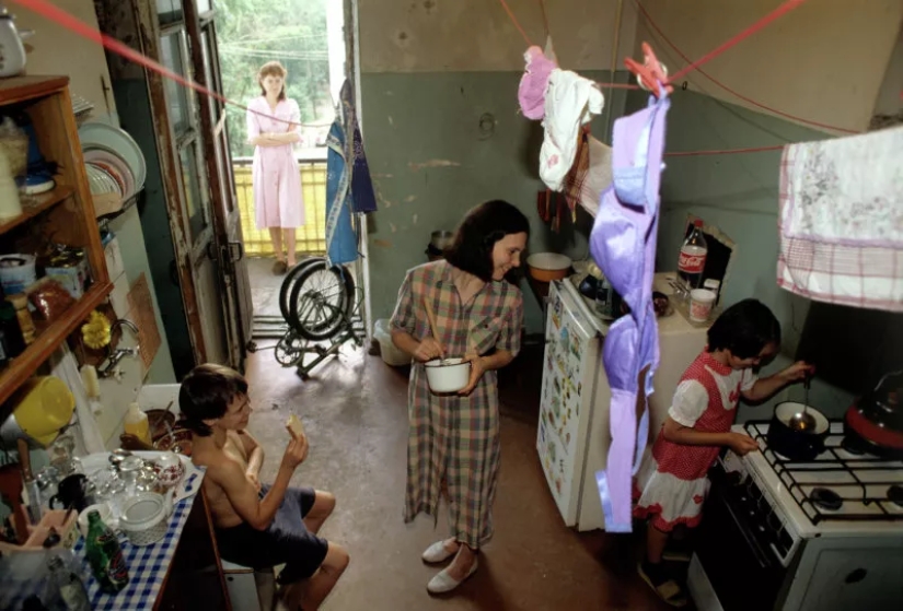 Lunch and shower according to the schedule: how they lived in Soviet communal apartments
