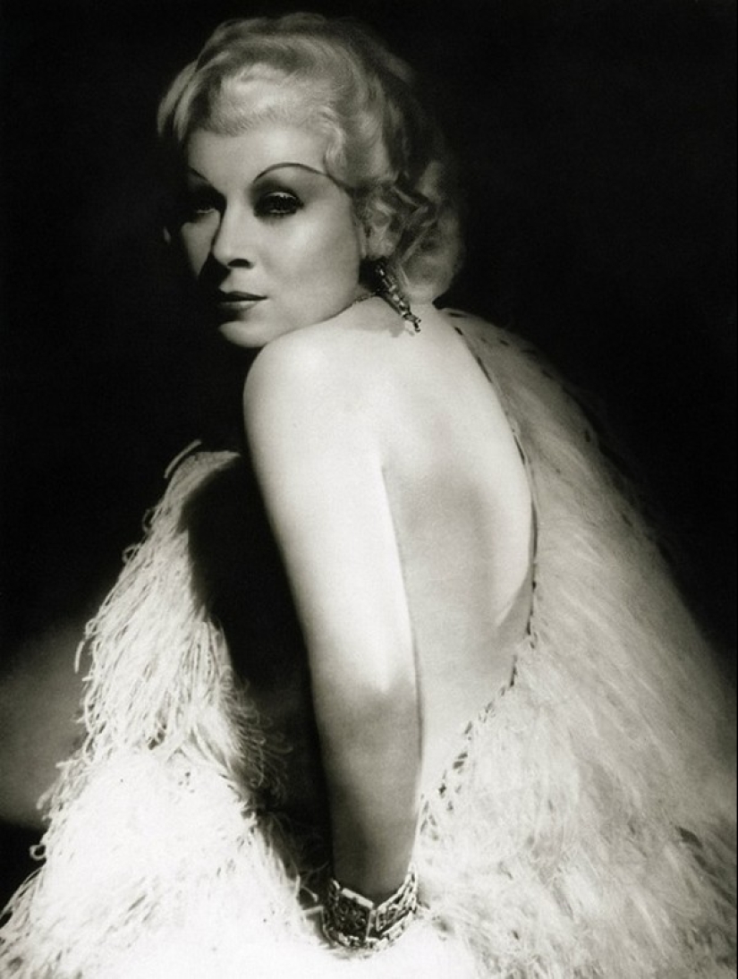 Mae West-la controvertida actriz que se convirtió en el primer símbolo sexual de América Mae West-la controvertida actriz que se convirtió en el primer símbolo sexual de América