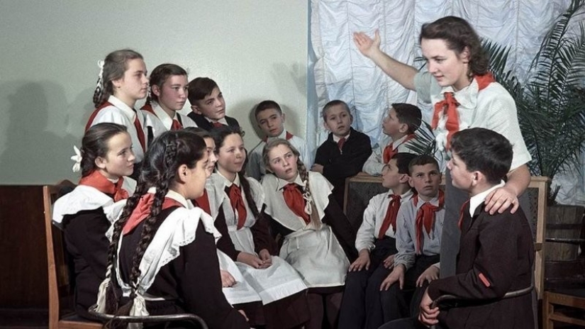Magazine "Ogonek": illustrations of Soviet life Magazine "Ogonek": illustrations of Soviet life