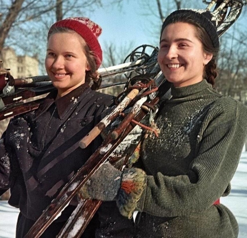 Magazine "Ogonek": illustrations of Soviet life Magazine "Ogonek": illustrations of Soviet life