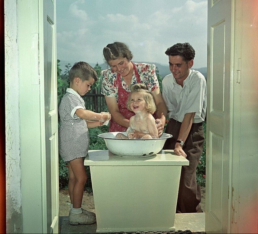 Magazine "Ogonek": illustrations of Soviet life Magazine "Ogonek": illustrations of Soviet life