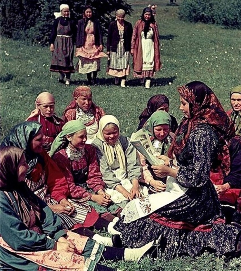 Magazine "Ogonek": illustrations of Soviet life Magazine "Ogonek": illustrations of Soviet life