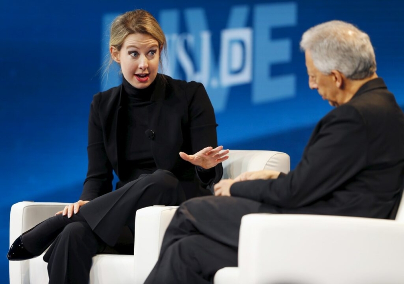 "Mala sangre" , o cómo Elizabeth Holmes estafó al mundo entero alrededor de su dedo