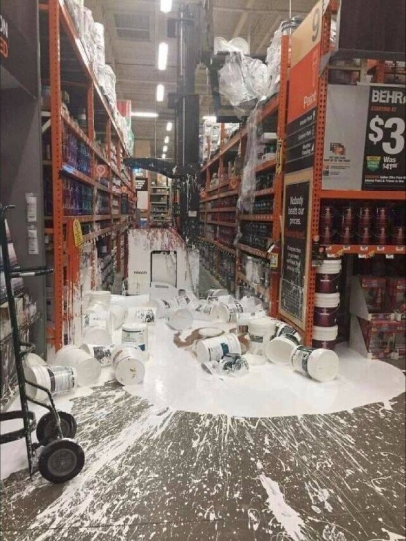Mala suerte, tan mala suerte: 30 desastres domésticos, cuando todo está destrozado Mala suerte, tan mala suerte: 30 desastres domésticos, cuando todo está destrozado
