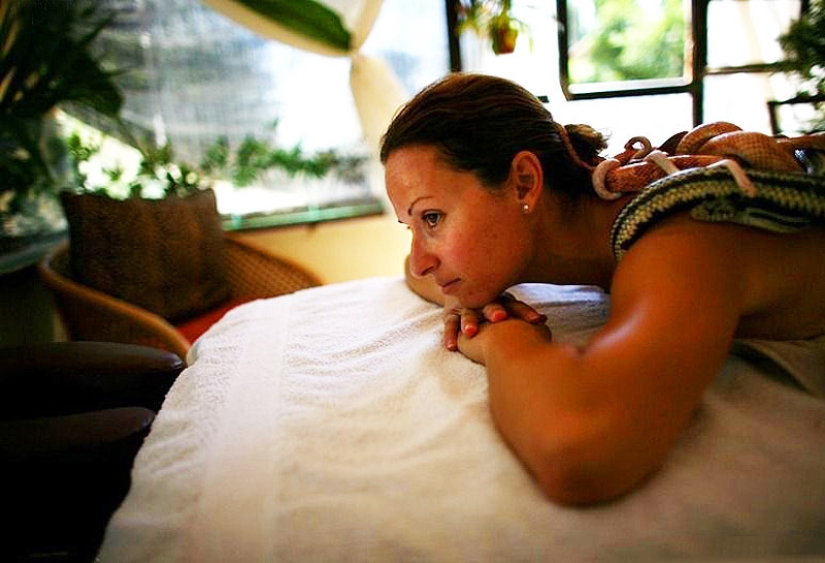 Masaje con serpientes