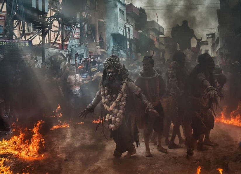 Masan Holi in Varanasi: Photographer Shounak Pal Captures the Sacred Celebration of Ashes and Rebirth