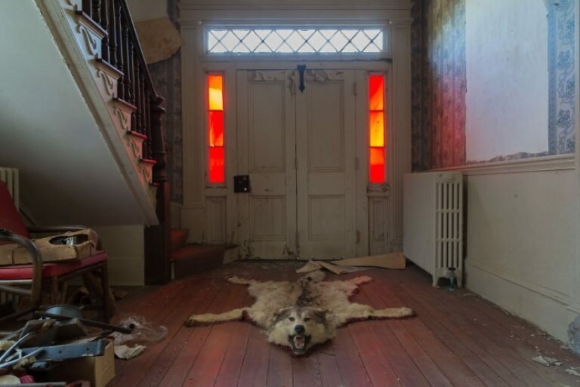 Master shooting abandoned locations Brian Sansivero entered the house of doctor