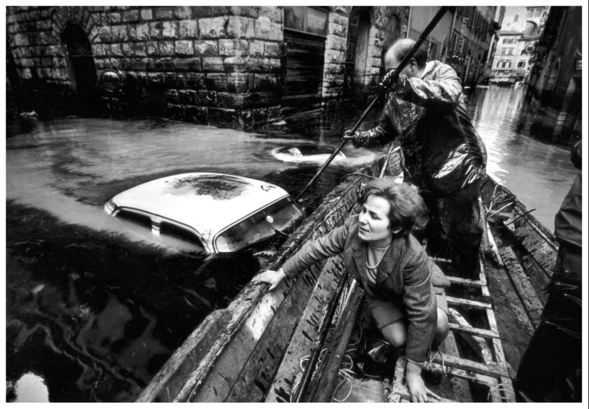 Masterpieces of street photography: real life in every picture from the masters