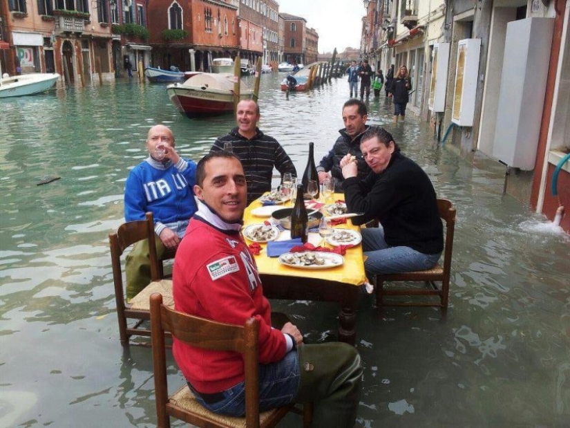 "Meanwhile in ...": 20 photos with features of different countries "Meanwhile in ...": 20 photos with features of different countries
