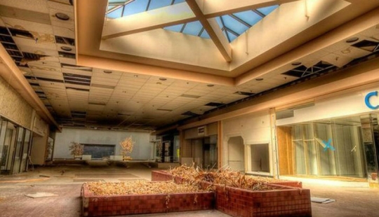 Megacentros comerciales abandonados en Estados Unidos. La decadencia del capitalismo