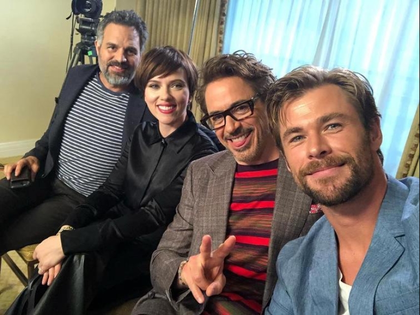 Milla Jovovich with radish and Hugh Jackman dogs: 20 unusual images of stars Milla Jovovich with radish and Hugh Jackman dogs: 20 unusual images of stars