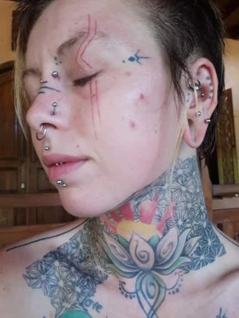 Mistakes of youth: the three British women regret what made face tattoos, drunk and foolishly Mistakes of youth: the three British women regret what made face tattoos, drunk and foolishly