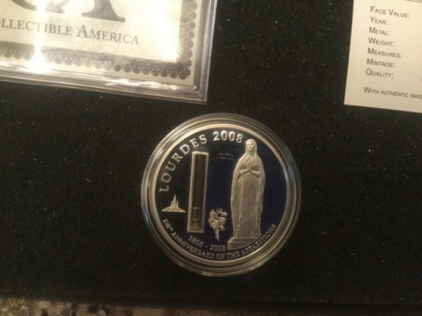 Money is a serious thing – amazing bills and coins from all over the world Money is a serious thing – amazing bills and coins from all over the world